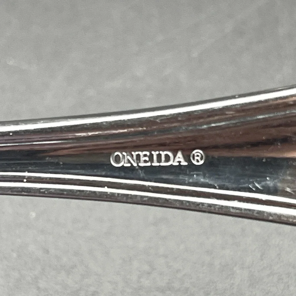 Oneida Barcelona 90-16 Stainless Flatware Lot 8 Mixed Forks Knives